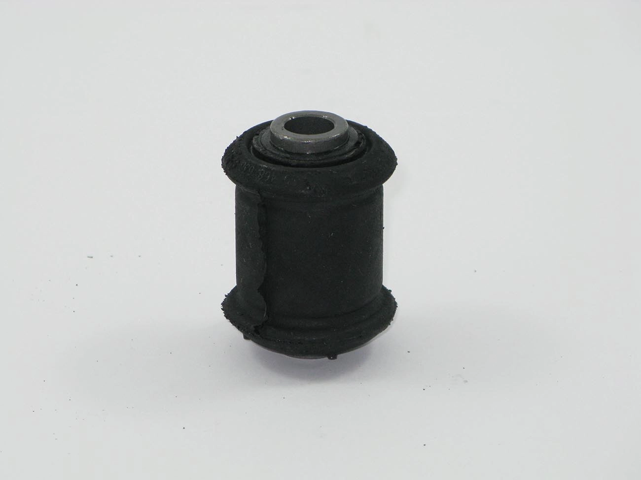 BUCHA DIANTEIRA BANDEJA SUSPENSÃO GM VECTRA 96/05 GTX 07/11 ASTRA/ZAFIRA 99/- MONZA 91/96