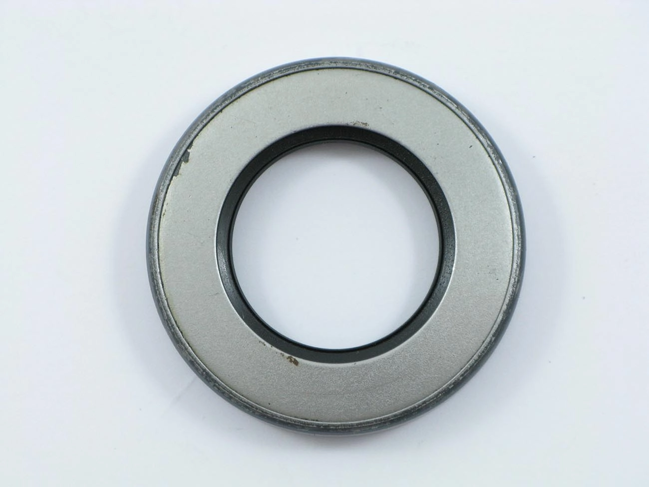 RETENTOR CUBO RODA DIANTEIRO MASSEY FERGUSON 39,70X68,15X11,10MM DIANTEIRA MF 265 VALMET 35/55/65