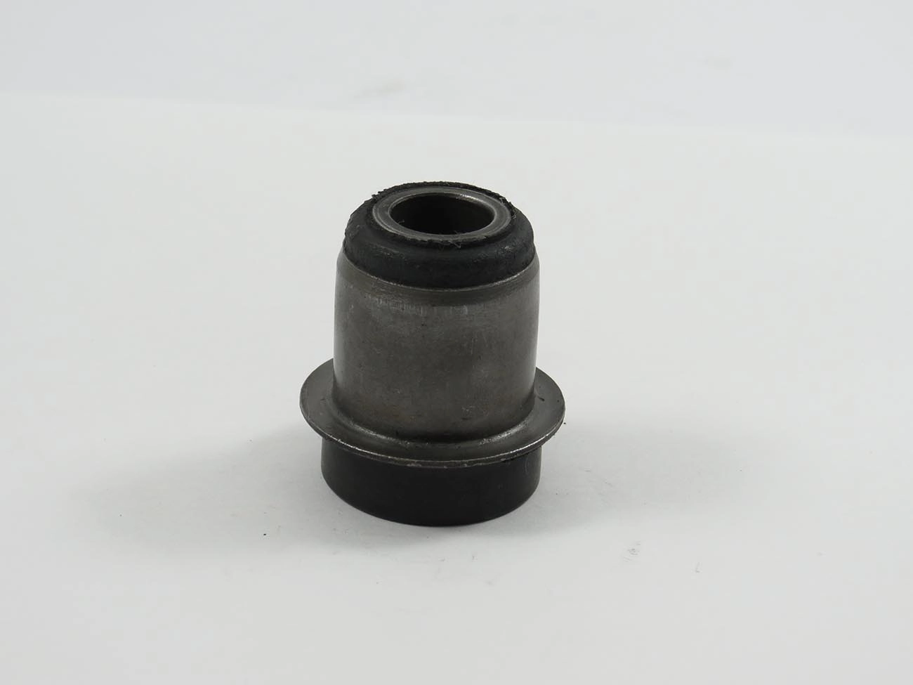 BUCHA TRASEIRA BANDEJA LADO EIXO FIAT UNO/PREMIO/ELBA /88 1.5R - UNO CSL 91/93 - SUSPENSÃO TRASEIRA