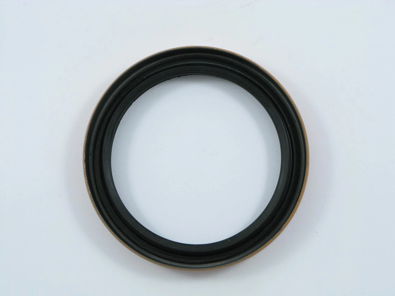 RETENTOR CÂMBIO FLANGE TRASEIRO VW 7.100/8.140/8.150 - 69,90X90X12,70MM
