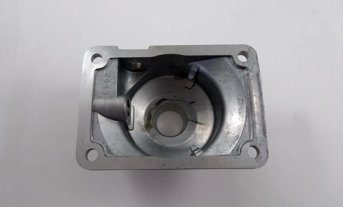 TAMPA DA ALAVANCA DE CAMBIO FORD F-600/700/11000/21000 - GM D-60/70 - TORRE