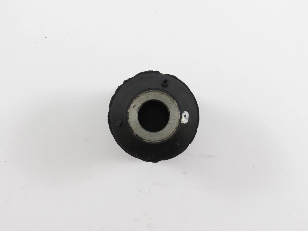 BUCHA DIANTEIRA BANDEJA DIANTEIRA VW GOLF 94/ - POLO CLASSIC/VAN 97/ - NOVO GOL/VOYAGE - VIRTUS