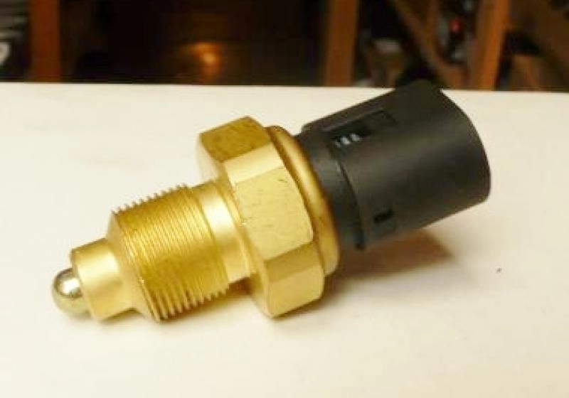 INTERRUPTOR DE LUZ DE RE - RENAULT CLIO/TRAFIC