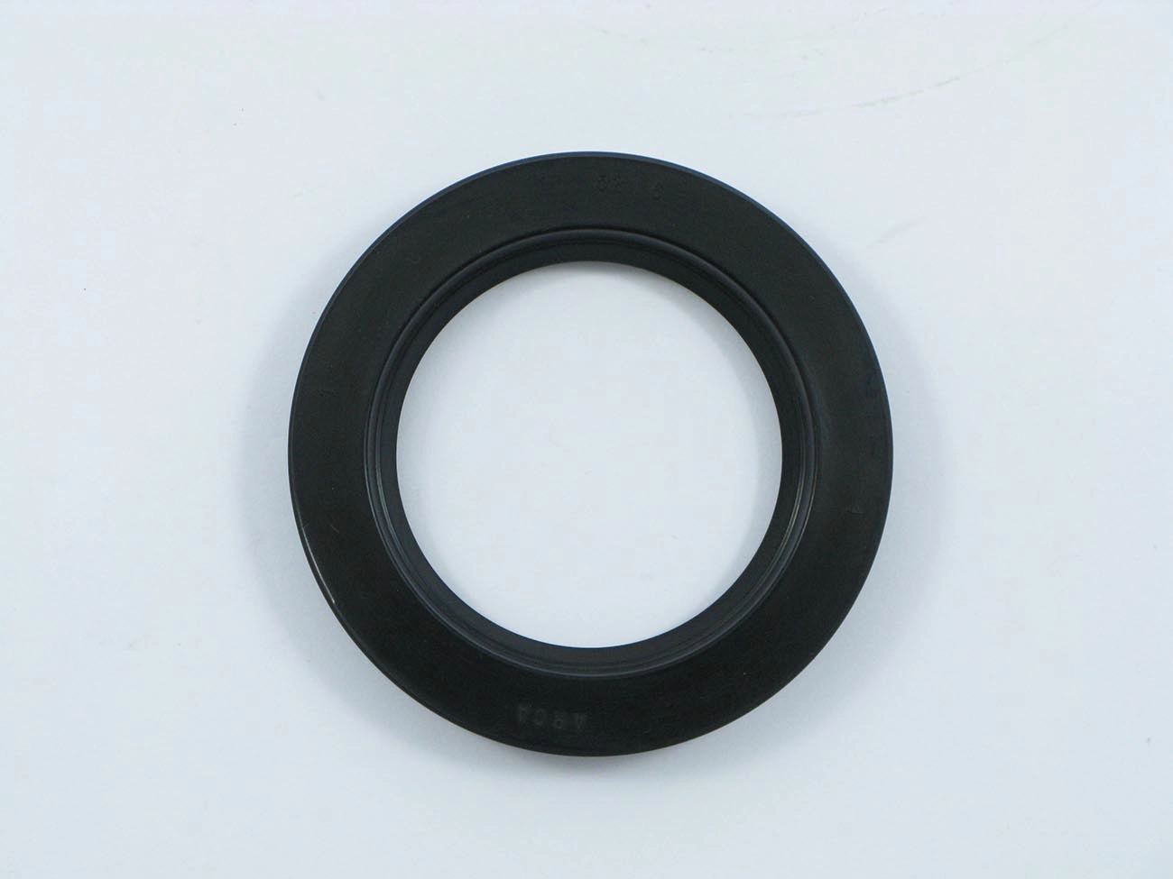 RETENTOR LINHA AGRÍCOLA CUBO RODA DIANTEIRO 47,60X69,85X9,50MM DIANTEIRA MF 50/250 APOS SERIE 9500