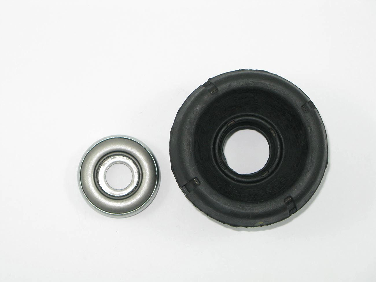 COXIM/SUPORTE AMORTECEDOR DIANTEIRO COM ROLAMENTO LADO DIREITO/ESQUERDO VW GOLF 98/AUDI A3 BORA/NEW BEETLE 99/ NOVO GOL/SAVEIRO 08/