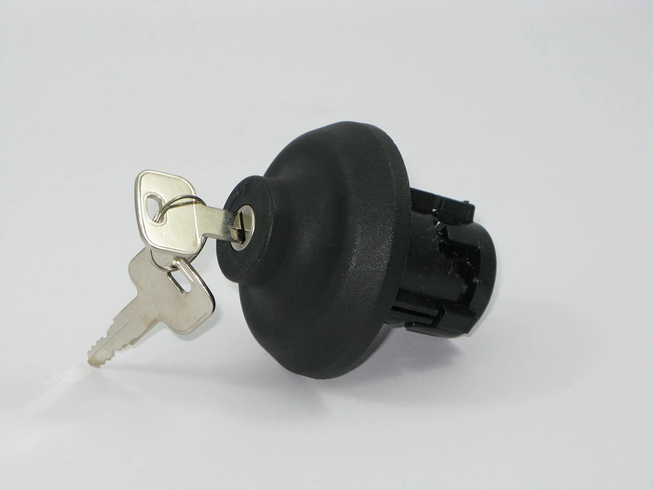 TAMPA PARA TANQUE COMBUSTÍVEL COM CHAVES FORD FIESTA/KA/COURIER 96/09.2002 C/ENCAIXE