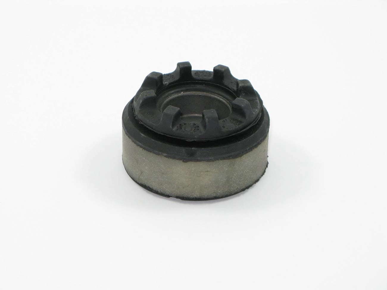 COXIM/SUPORTE AMORTECEDOR DIANTEIRO FURO REDONDO SEM ROLAMENTO FIAT UNO/PREMIO/ELBA/FIORINO TODOS MODELO ANTIGO