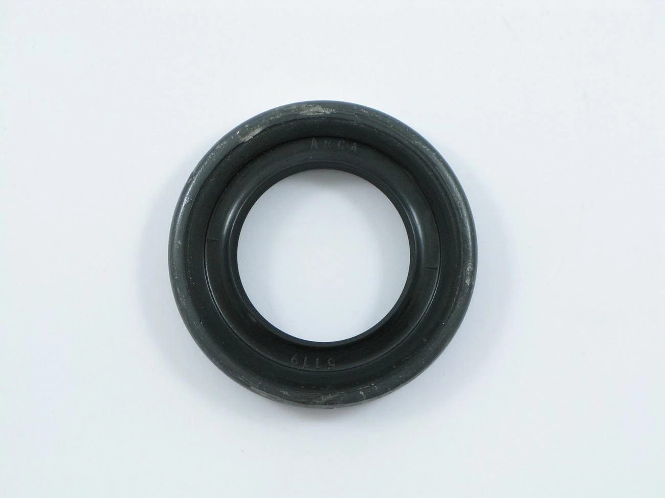 RETENTOR CUBO RODA TRASEIRO INTERNO LINHA AGRÍCOLA 38,20X63,50X11,10MM TRASEIRA FORD F-1000 WILLYS F-75/JEEP/RURAL 4X4