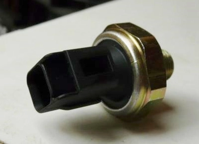 INTERRUPTOR/SENSOR PRESSÃO ÓLEO PRESSAO OLEO TOYOTA HILUX/COROLLA/4RUNNER/AVENSIS/RAV4/PRIUS