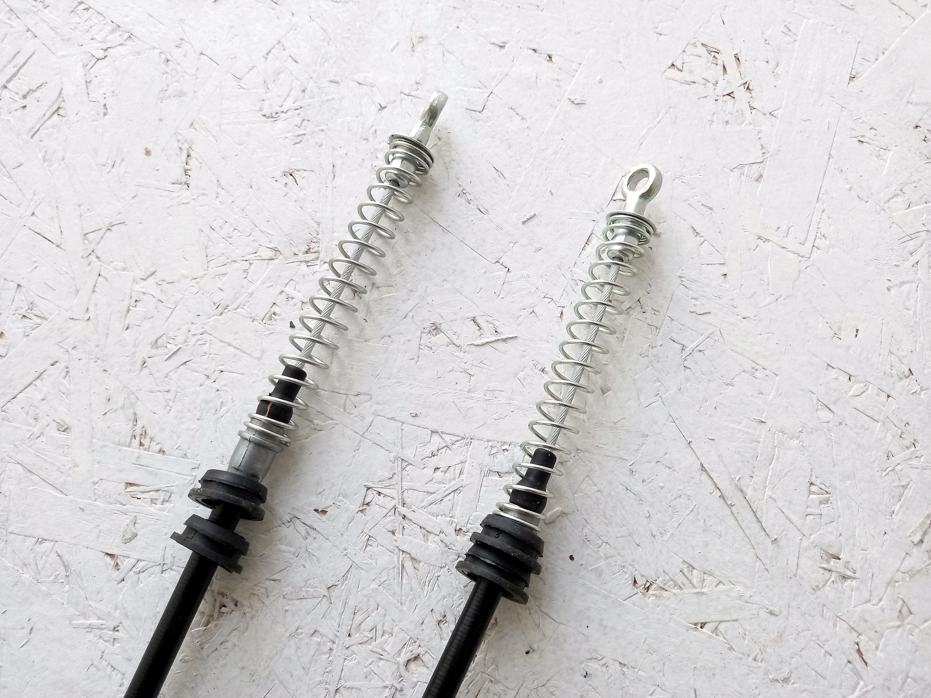 CABO FREIO TRASEIRO 2827MM FIAT UNO 92/05 PREMIO/ELBA 92/96 FIORINO 92/93 DUAS RODAS