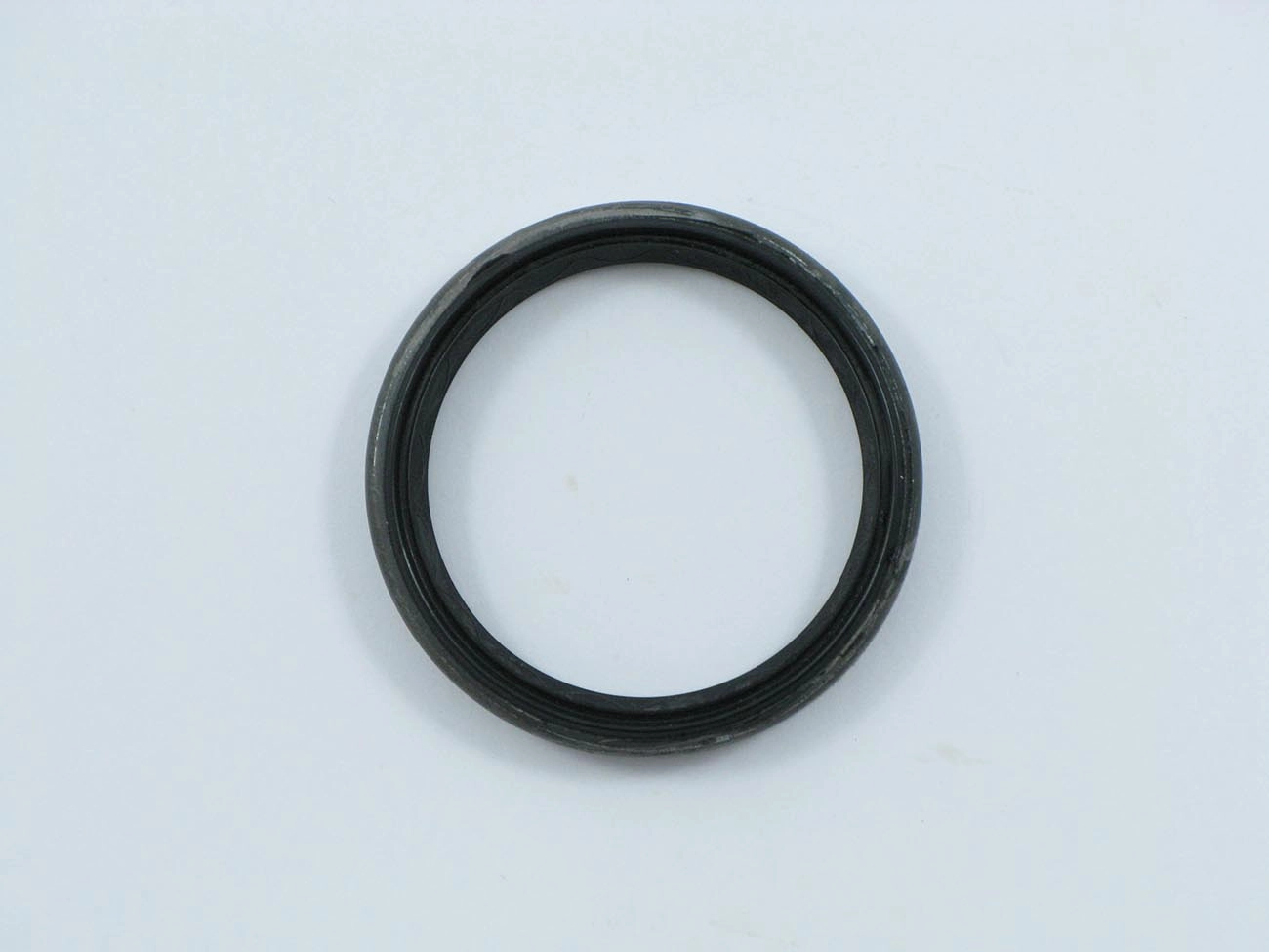 RETENTOR EIXO PILOTO CAIXA CÂMBIO 41,10X49,30X6,50MM VW 6.90/7.90/11.130/13.130/14.140/15.160/22.140 EATON