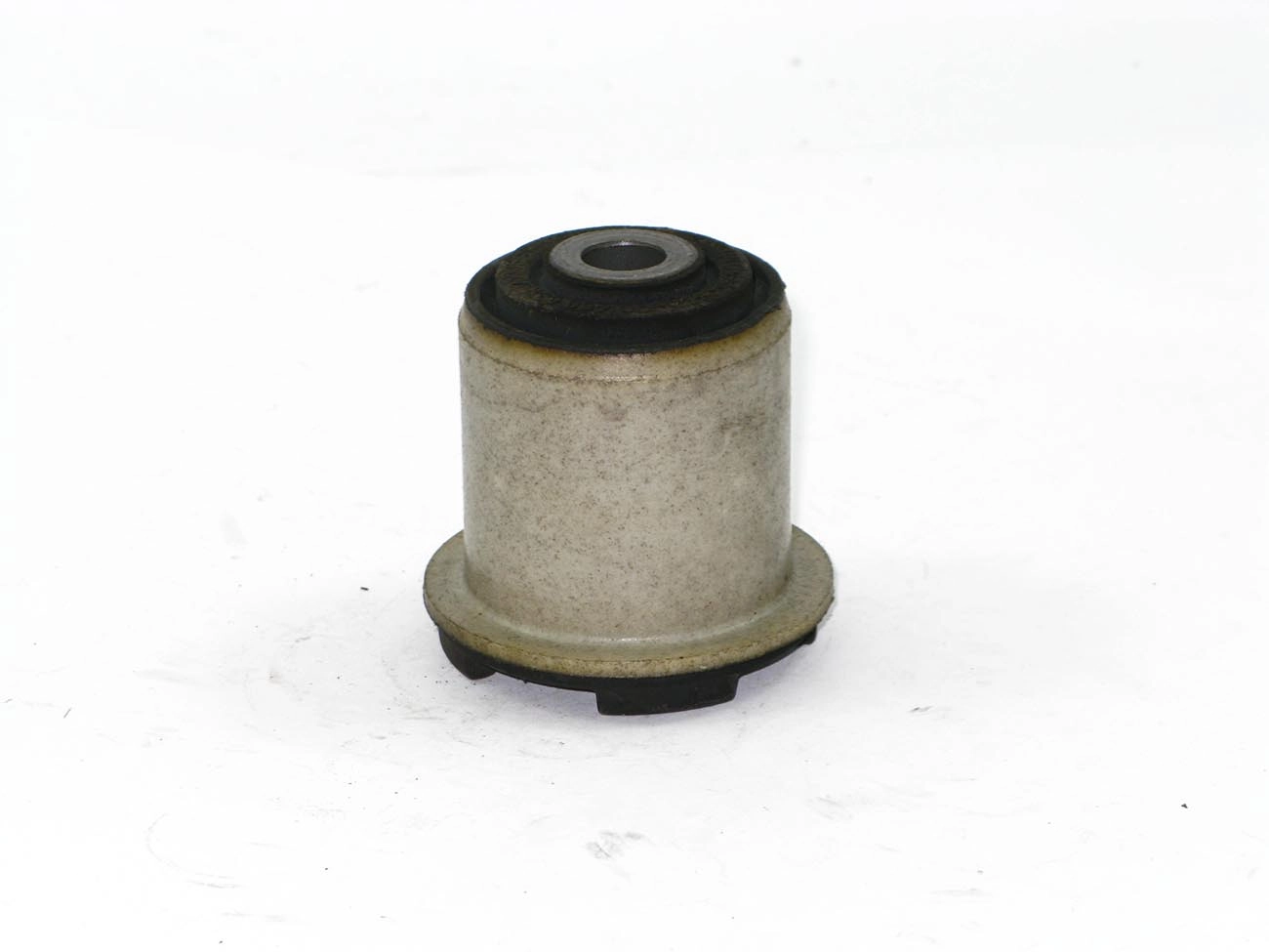 BUCHA TRASEIRA BANDEJA SUSPENSÃO DIANTEIRA GM VECTRA 06/11 GT/GTX 07/11 ASTRA/ZAFIRA 99/ DIAN