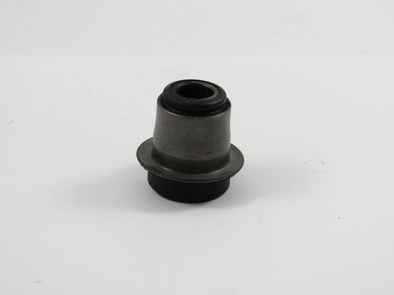 BUCHA TRASEIRA BANDEJA SUSPENSÃO FIAT UNO 1.0/1.5 TODOS PREMIO 85/87