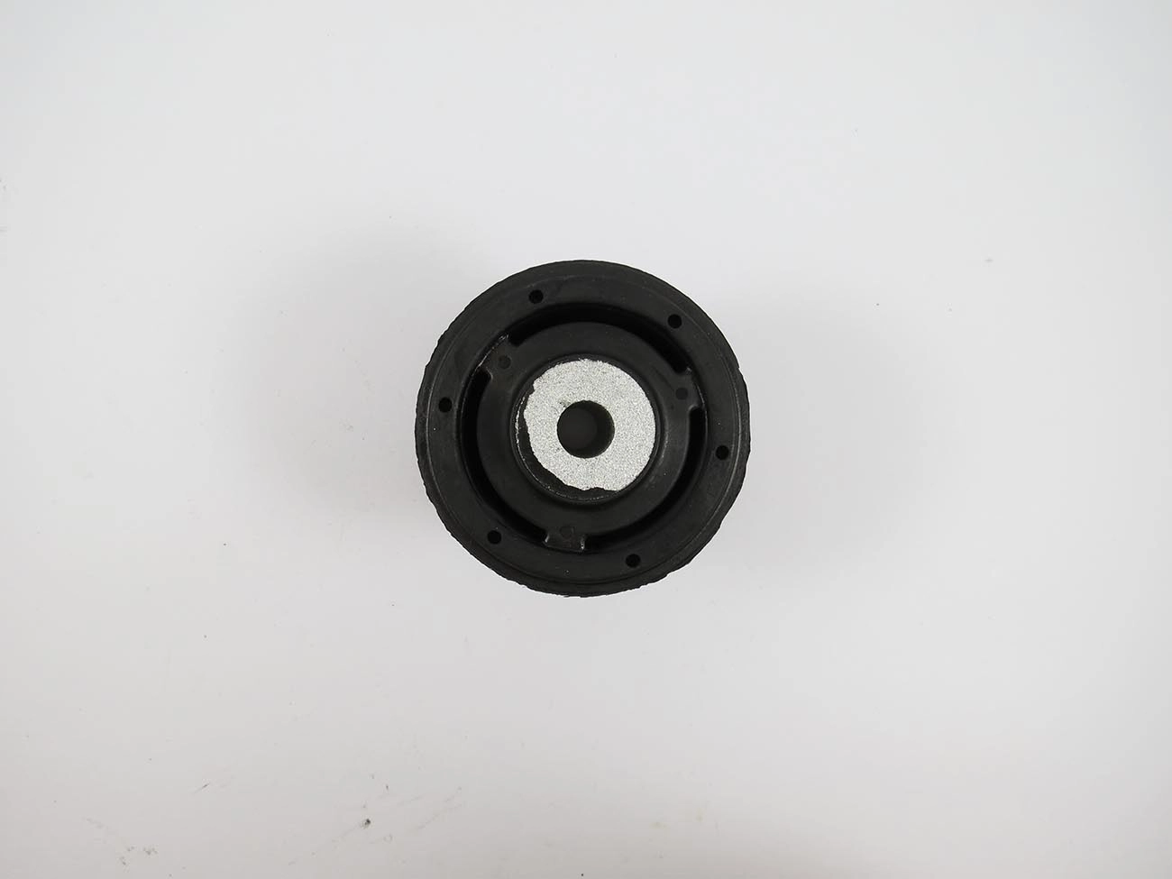 BUCHA DO EIXO TRASEIRO - FORD FIESTA 96/06 - KA 97/13 - ESCORT 97/03 - EXCETO NOVO FIESTA