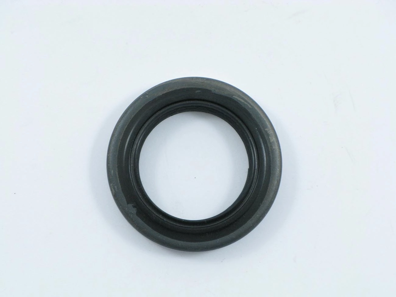 RETENTOR EIXO PILOTO CAIXA CÂMBIO 33,00X50,00X8,00MM MB 608/708 33X50X8MM