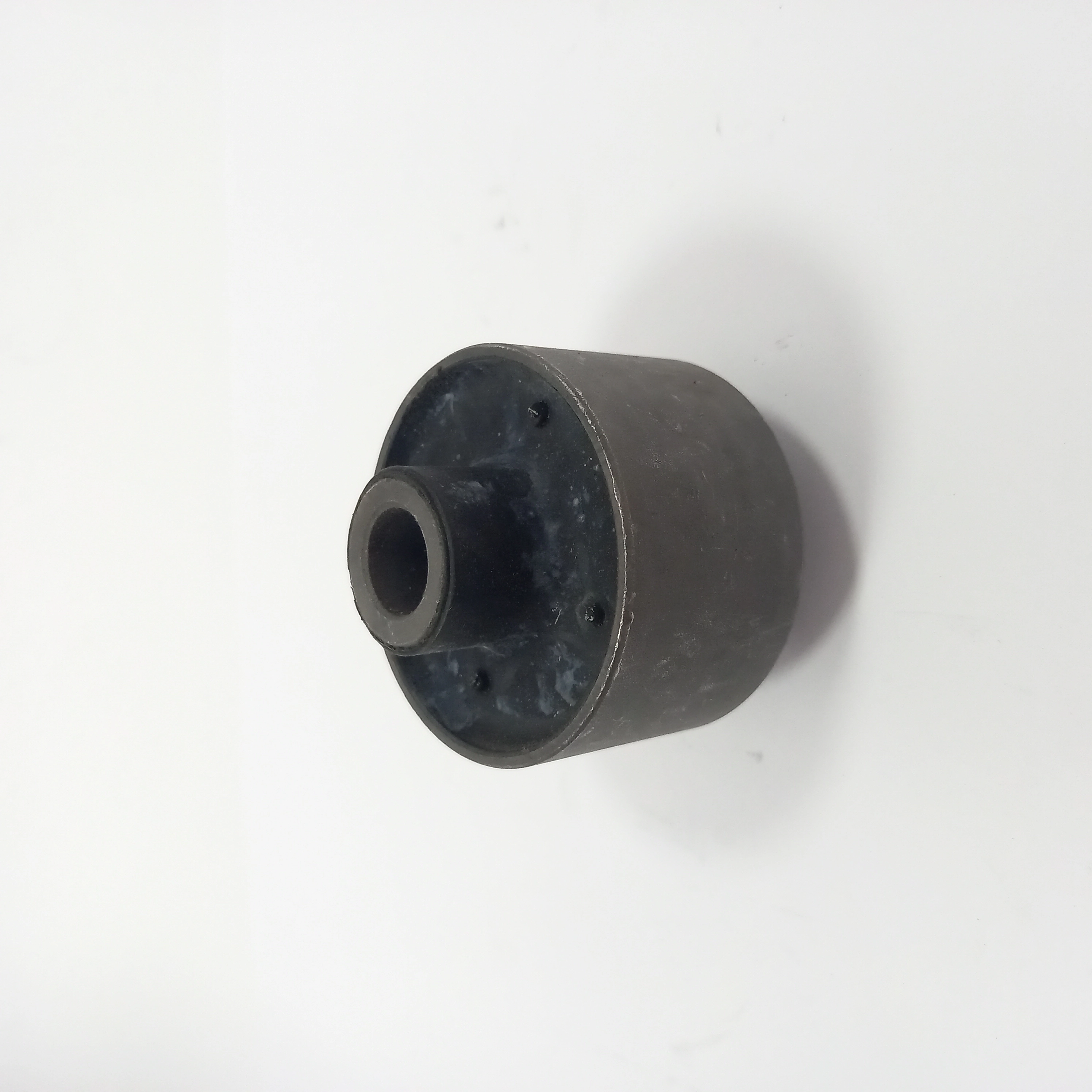 BUCHA TRASEIRA DA BANDEJA DIANTEIRA FORD TRANSIT 2000/2008 - SUSPENSÃO DIANTEIRA