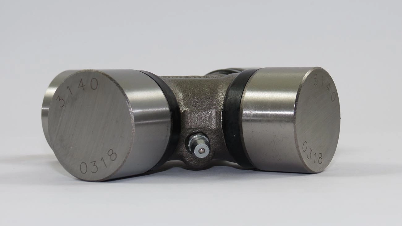 CRUZETA CARDAN VW 8.140/9.140/11.130/11.140/11.160/12.140/13.130 - 34X106MM QUATRO CHAVETAS EXTERNAS