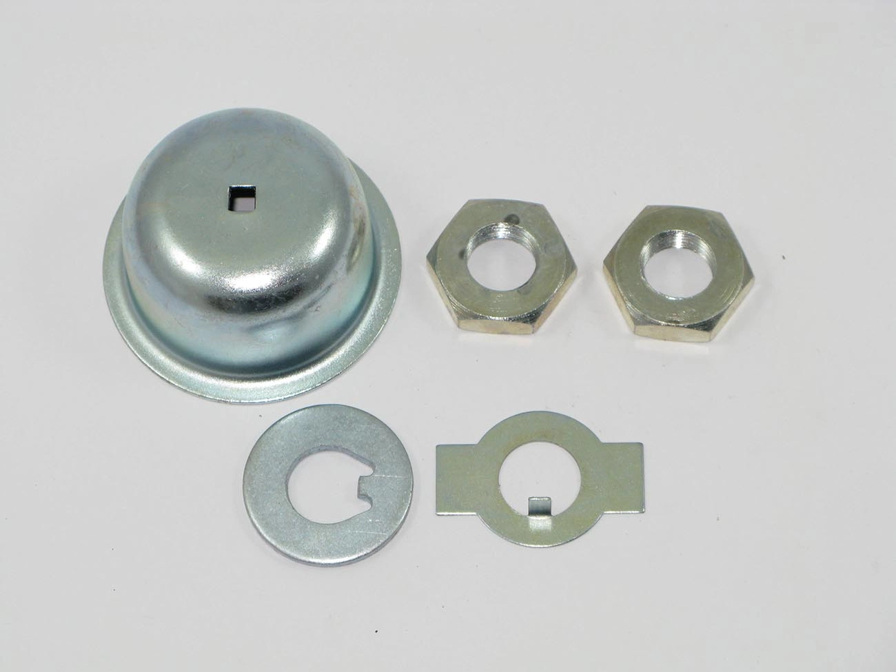 KIT CALOTA RODA DIANTEIRA ESQUERDA COM FURO VW FUSCA 74/79 ESQUERDO