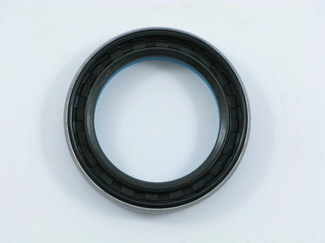 RETENTOR SEMI EIXO DIANTEIRO VALTRA/VALMET 4X4 - 42X59X12MM