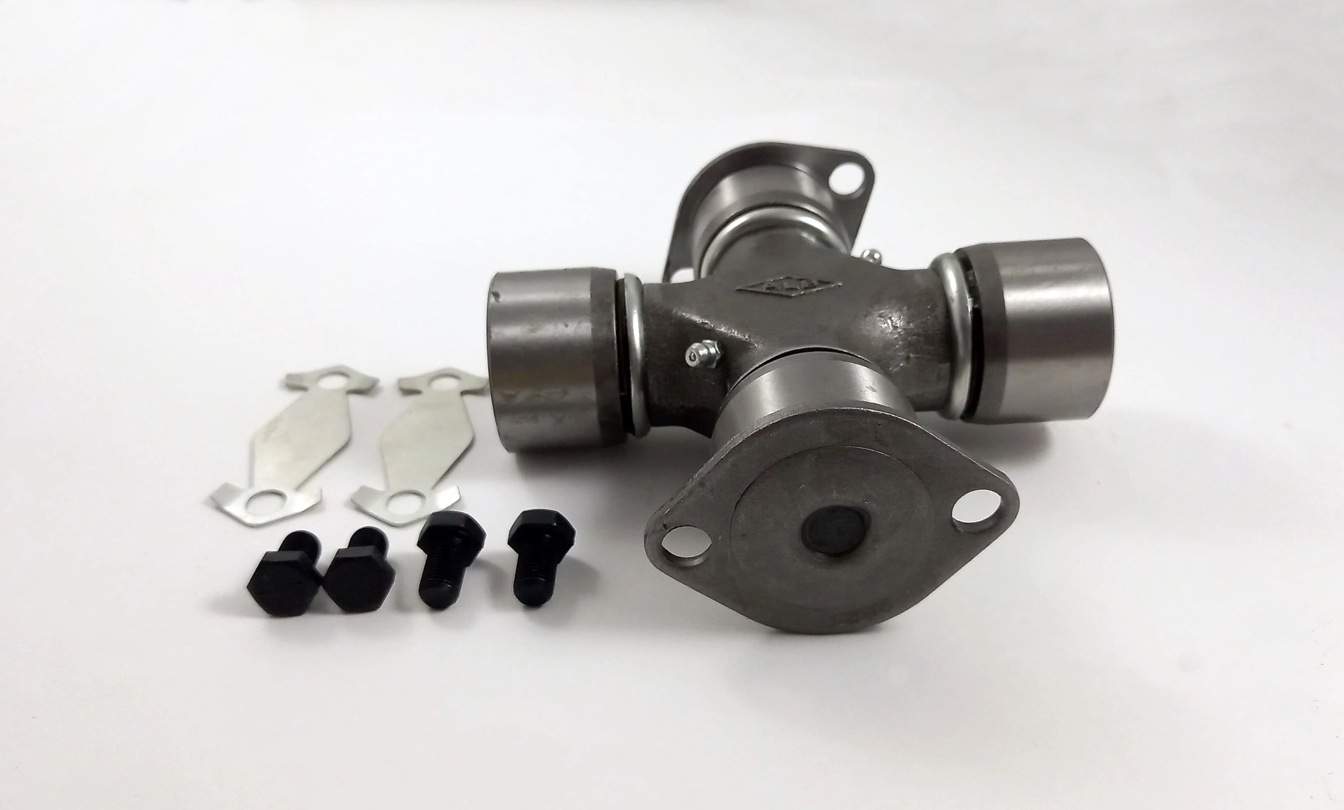 CRUZETA CARDAN VW 23.210/24.220/CONSTELLATION 49X154,8MM DUAS CATANHAS COM CHAVETA/DUAS PARAFUSADAS