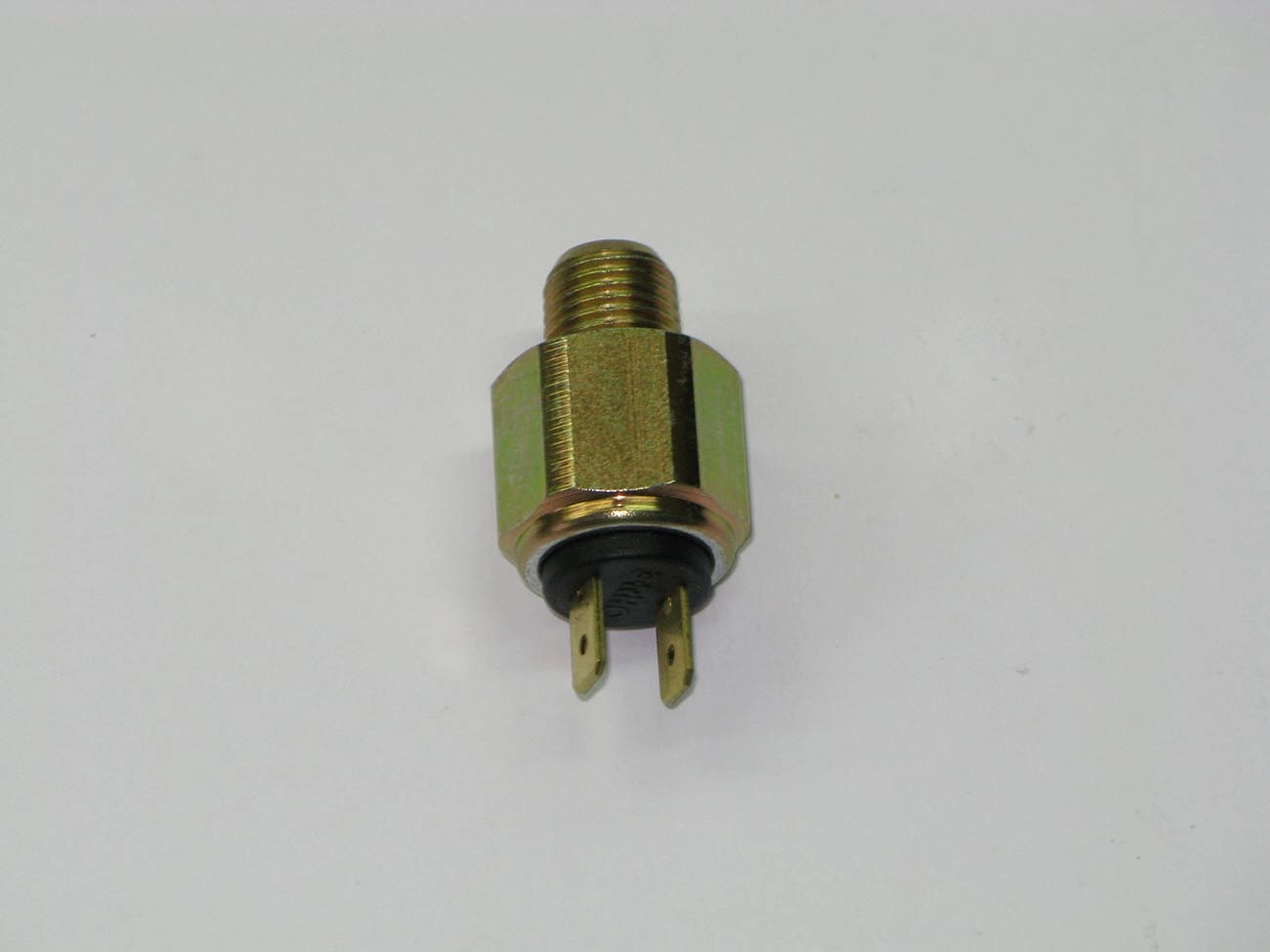 INTERRUPTOR DE FREIO - FORD F-7000/9000/12000/14000 - 77/ TODOS