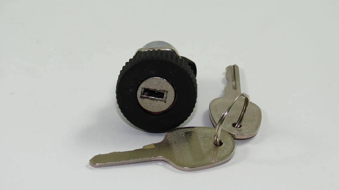 FECHADURA PORTA LUVAS MB CAMINHOES 81/88 - C/CHAVE