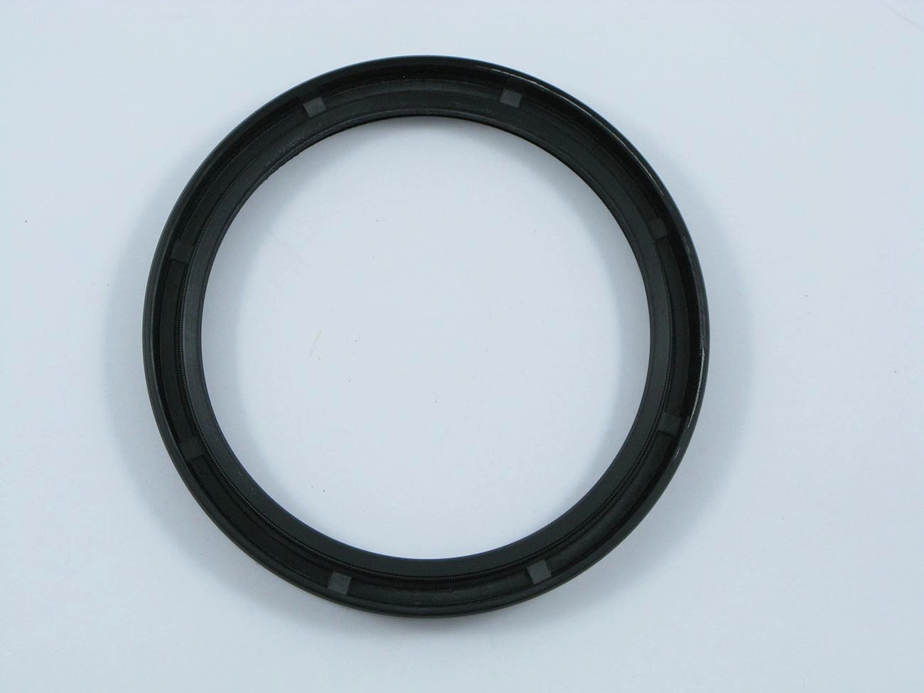RETENTOR MOTOR MWM D-232 V8/V12 - TAMPA FRONTAL