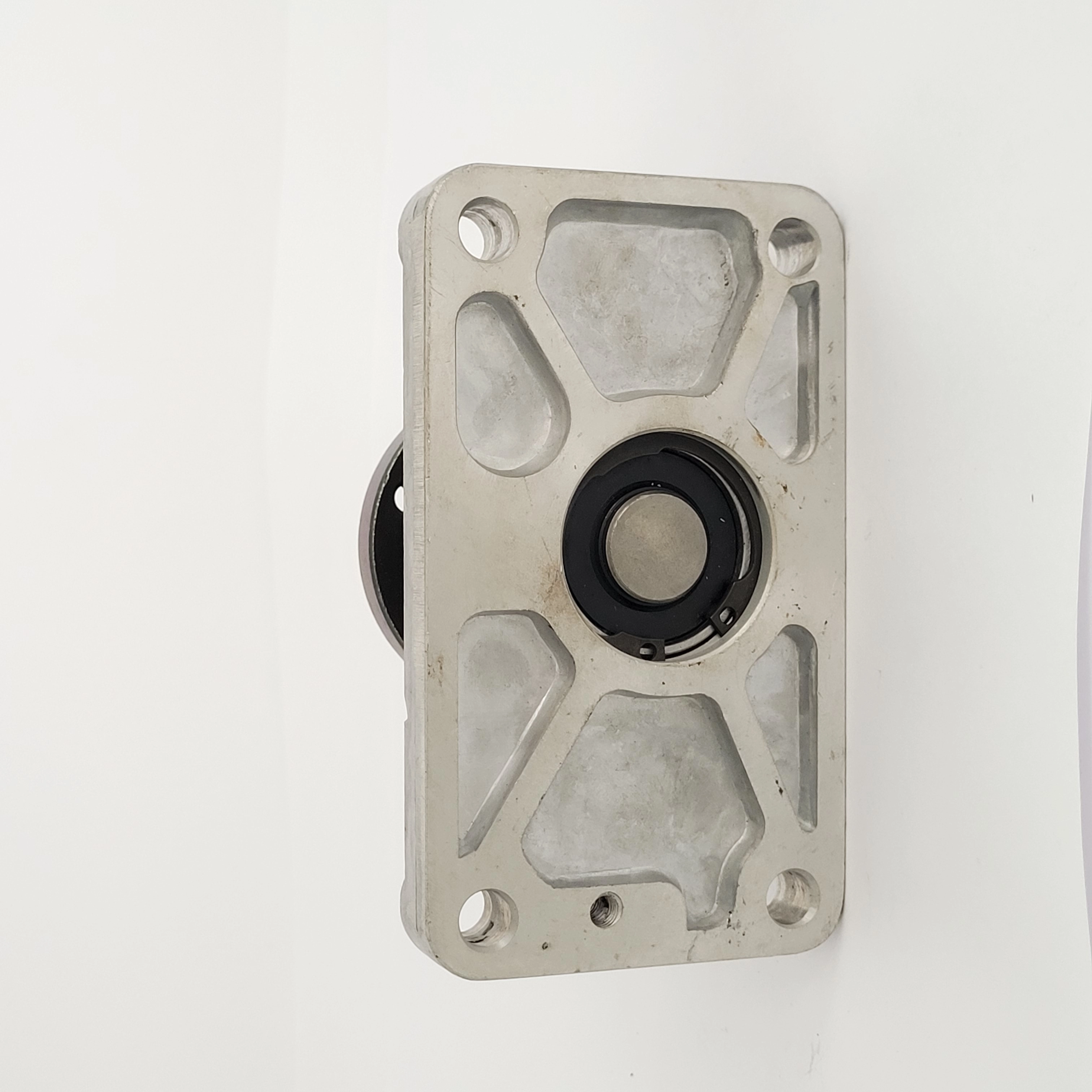 SUPORTE/MANCAL EMBREAGEM VISCOSA VENTILADOR GM S-10 2.8 05/ - FIXAÇÃO COM ROSCA EXTERNA