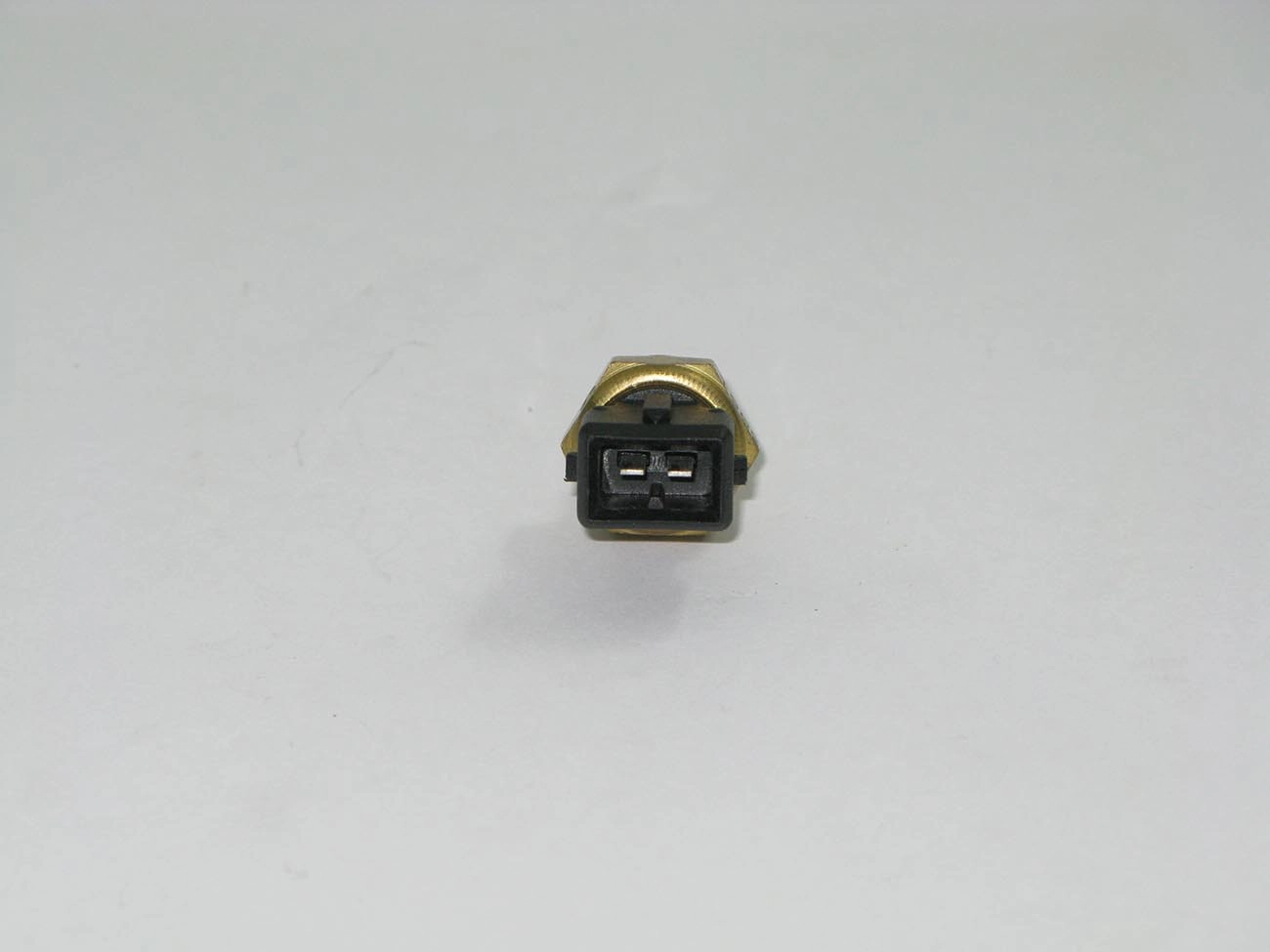 PLUG ELETRONICO VW GOLF 1.6/2.0/2.8/2.9 94/ - KOMBI 1.6 97/ - SENSOR DO AR