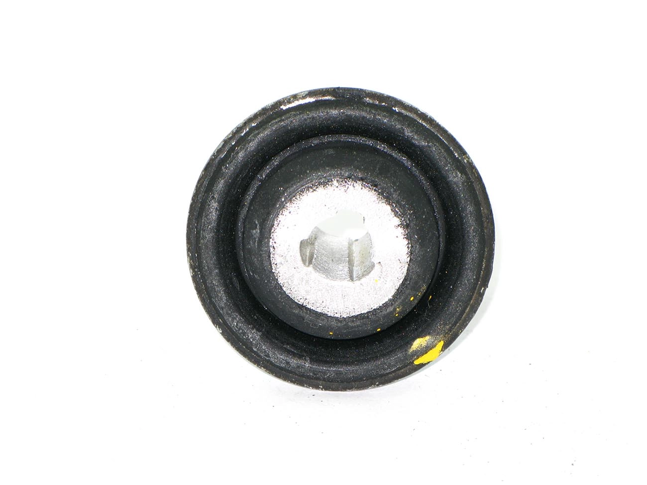 BUCHA DIANTEIRA BANDEJA  RENAULT CLIO 98/ - KANGOO 00/ - SYMBOL 09/ - SUSPENSÃO DIANTEIRA