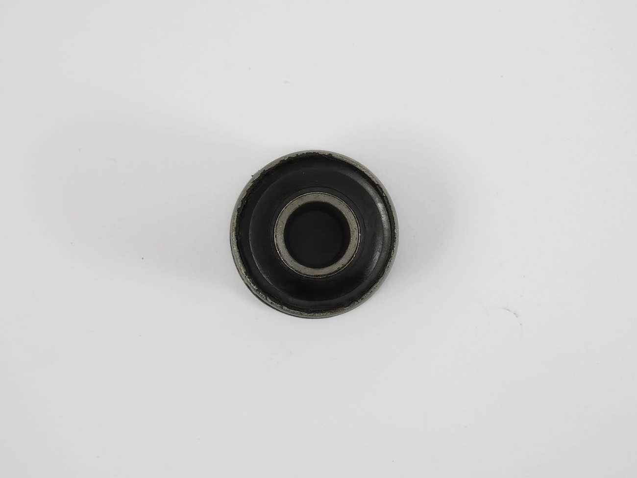 BUCHA BANDEJA INFERIOR DIANTEIRA FORD CORCEL II/BELINA II/DEL REY/PAMPA 82/84 - FURO 14,15MM