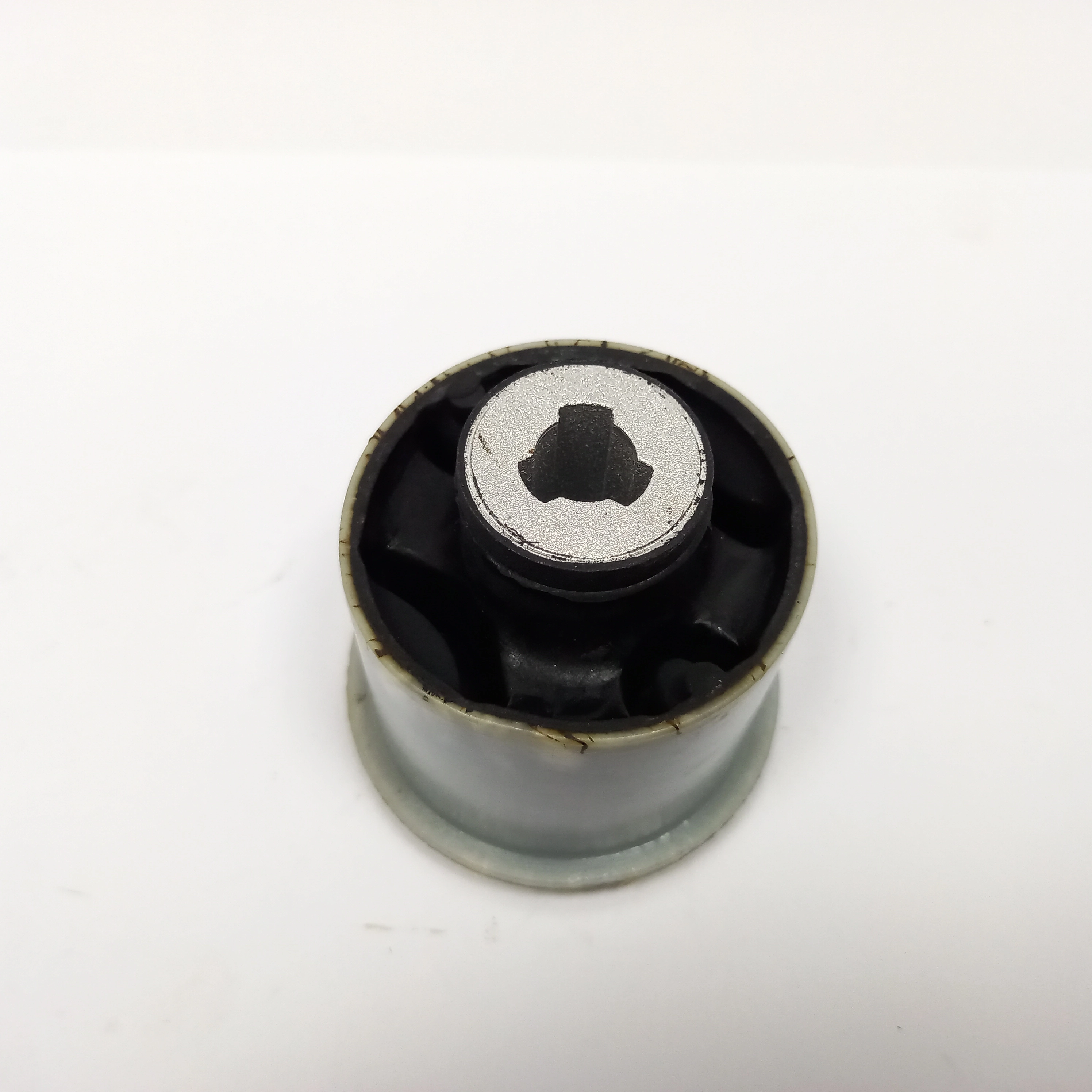 BUCHA EIXO TRASEIRO CITROEN C3 2003/2012