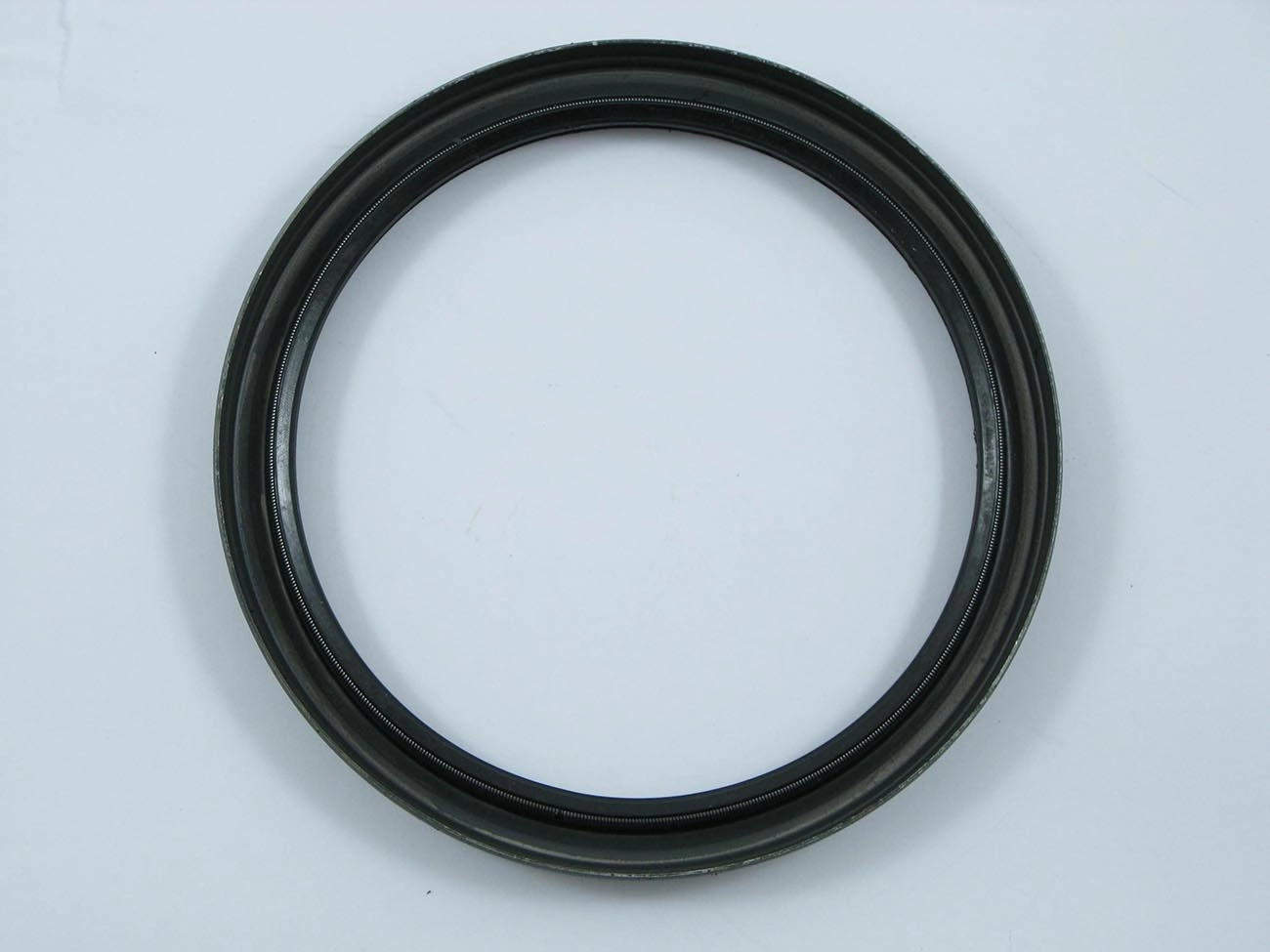 RETENTOR MITSUBISHI L-200 2.5 - RODA TRASEIRA EXTERNO