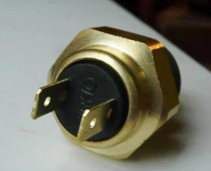 INTERRUPTOR DE LUZ DE RE - TOYOTA BANDEIRANTE - 94/