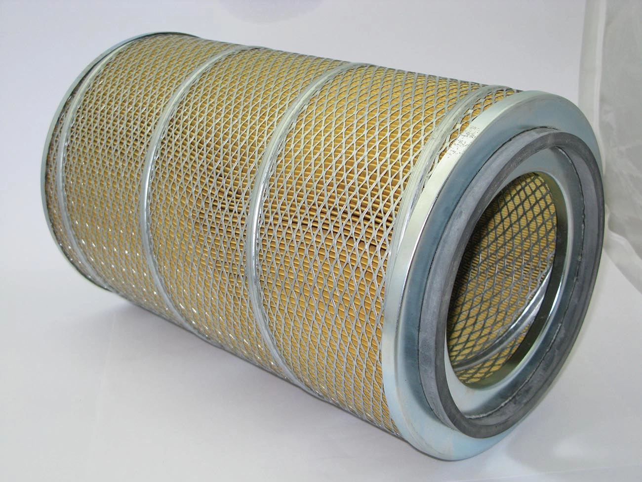 FILTRO AR FORD CARGO/VW 14.200/14.220/16.220/16.300/35.300/40.300 CUMMINS