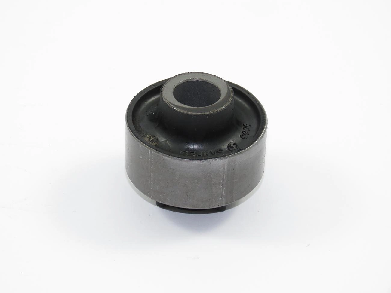 BUCHA TRASEIRA DA BANDEJA CITROEN NOVO C3/C4 12/ - AIRCROSS 11/ - PEUGEOT 2008 15/ 208 08/