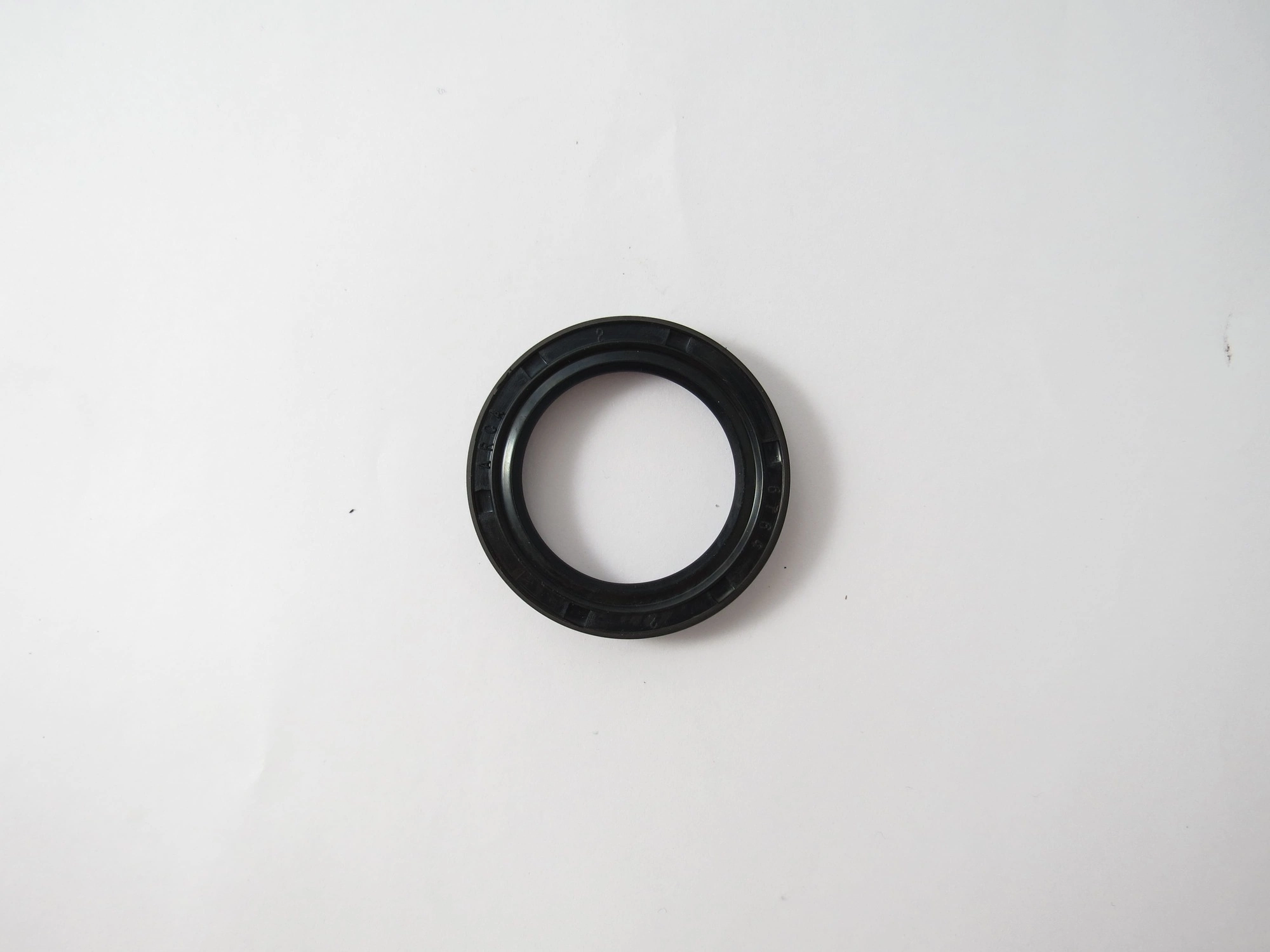 RETENTOR MANGA DE EIXO TROLLER - 33,30X46,05X8MM