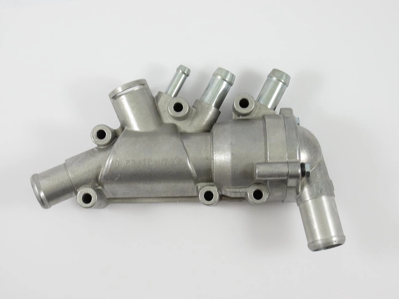 CARCAÇA COM VÁLVULA TERMOSTATICA ALUMÍNIO SEM SENSOR FORD FIESTA/KA/COURIER 99/06 - ESCORT 1.6 00/02