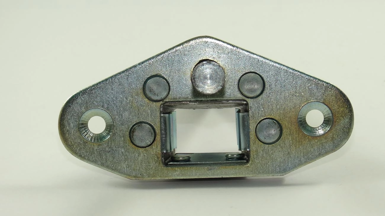 FECHADURA CAPO MB CAMINHOES TODOS /89 - DIANTEIRO SUPERIOR