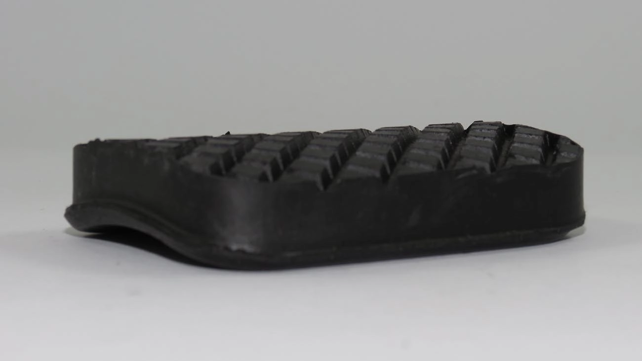CAPA PEDAL GM CHEVETTE/CHEVY 81/ - OPALA/CARAVAN /86 - FREIO/EMBREAGEM