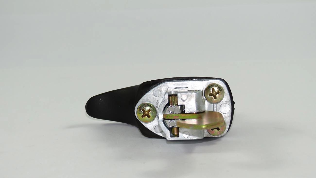 FECHADURA PORTA MALAS VW FUSCA 70/ TODOS - BOTAO TAMPA MOTOR C/CHAVE - PRETO