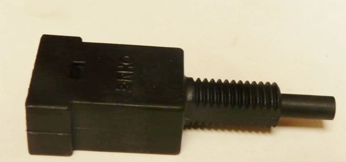 INTERRUPTOR DE FREIO - FORD ESCORT/VERONA - VW APOLLO - TODOS