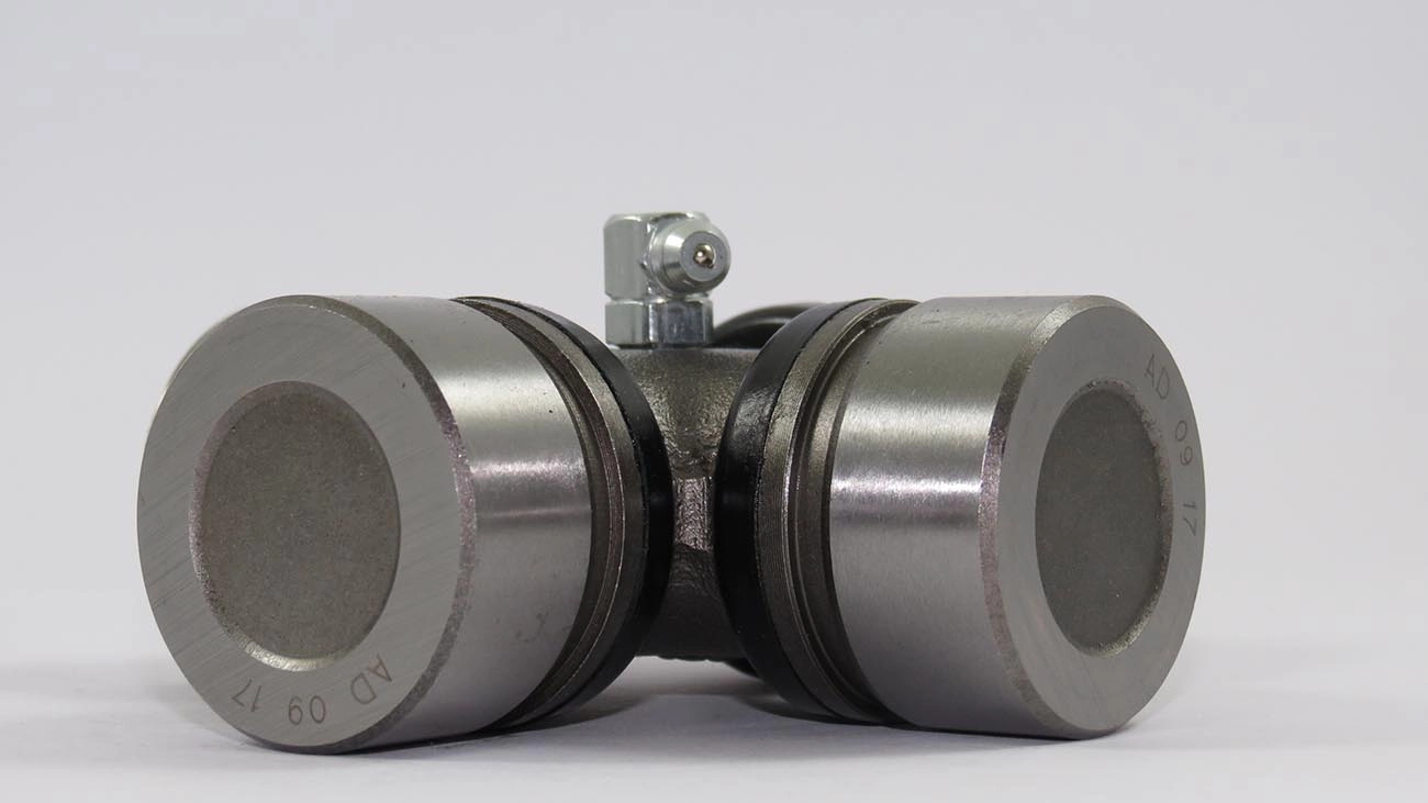 CRUZETA CARDAN MB 608/1111/1113/1313/1513/2013 TODOS - 709/912 /91 - 38X101MM - CHAVETAS INTERNAS