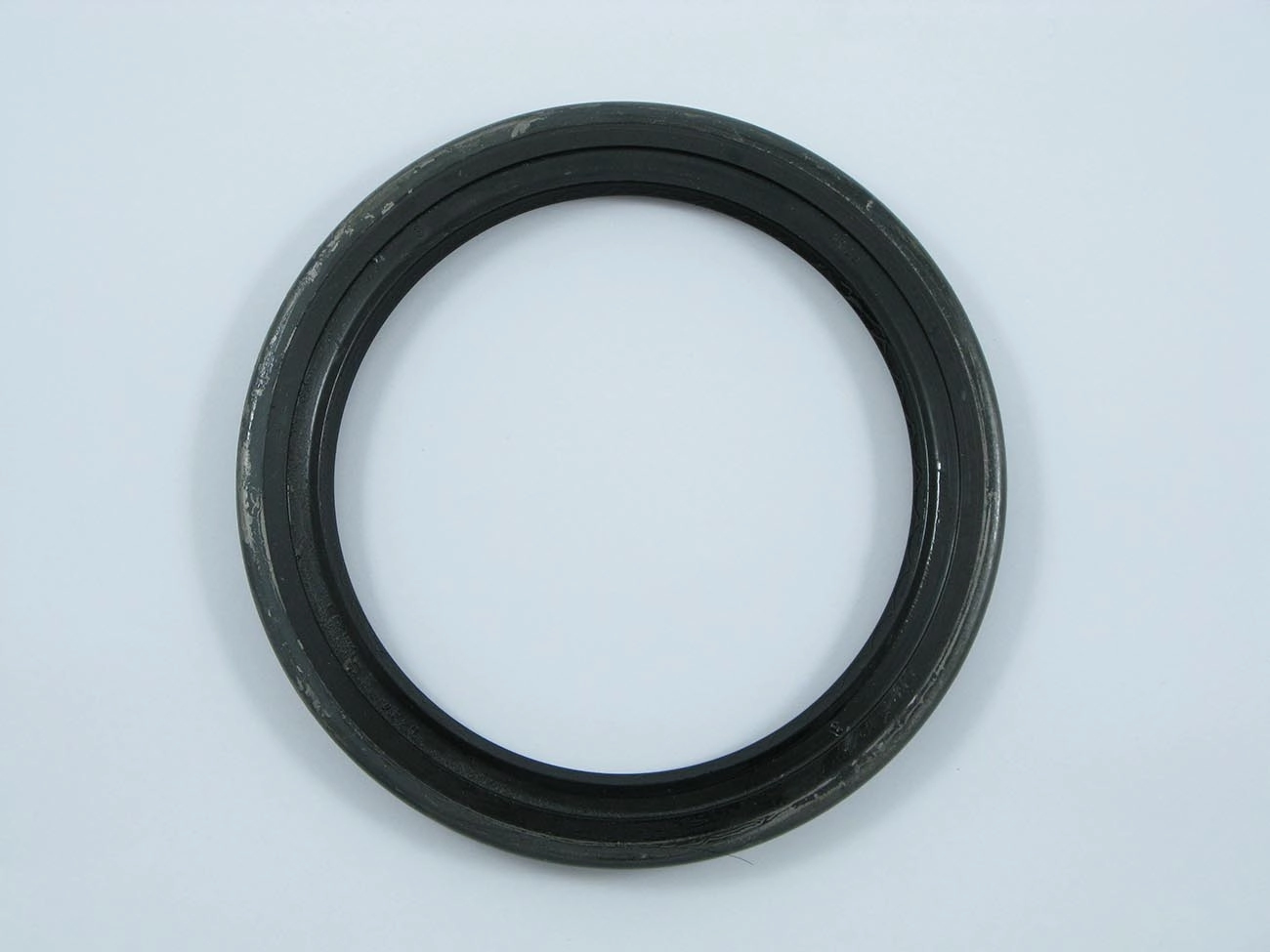 RETENTOR CUBO RODA DIANTEIRO/TRASEIRO FREIO HIDRÁULICO 110,00X140,00X13,00MM TRASEIRA MB 1113/1116/1118/1214 SCANIA 110X140X13MM