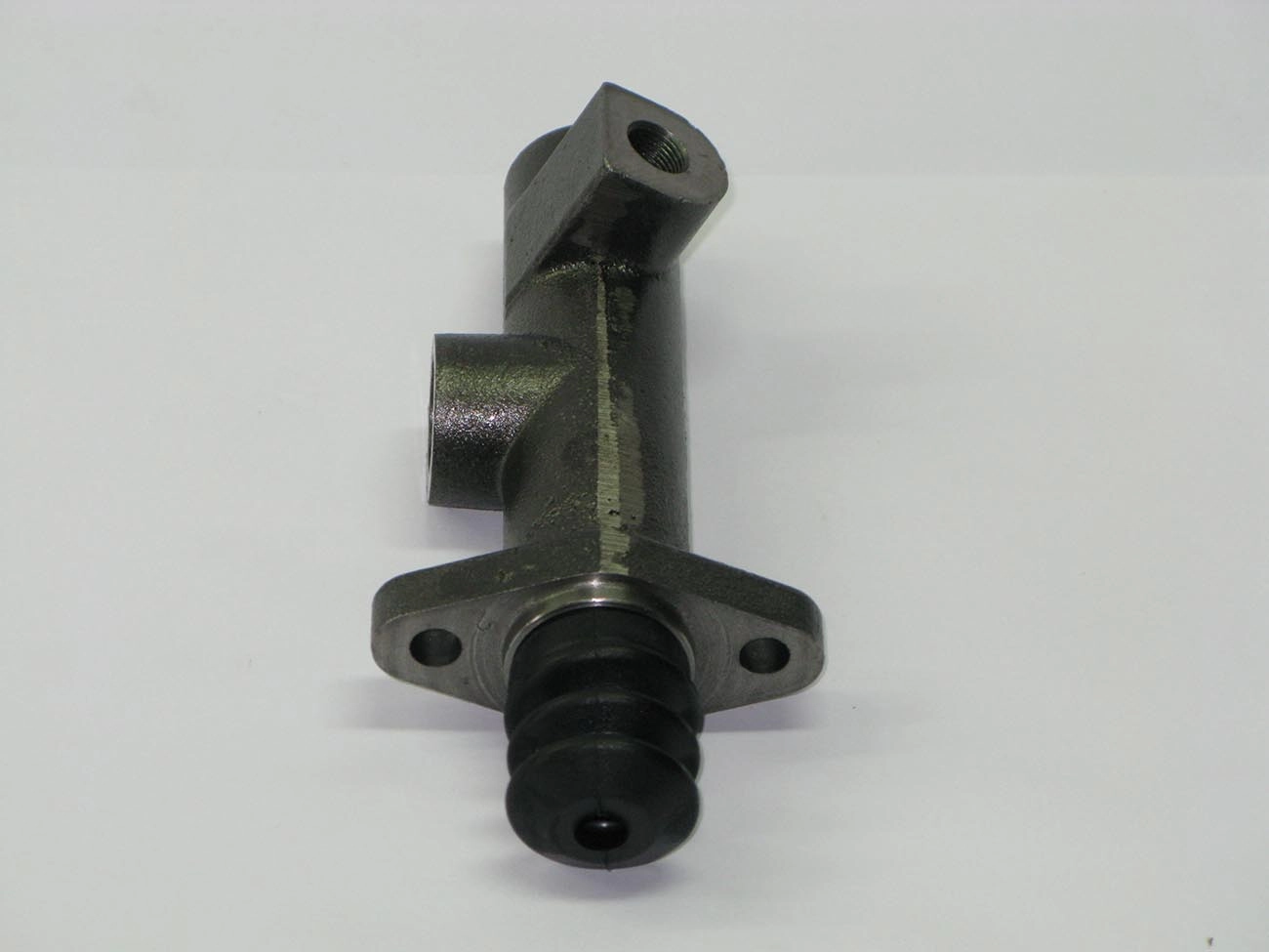 CILINDRO MESTRE DE EMBREAGEM VW 6.80/6.90/7.90/7.110/11.130/11.140/12.140/13.130 - 3/4 - 19.05MM
