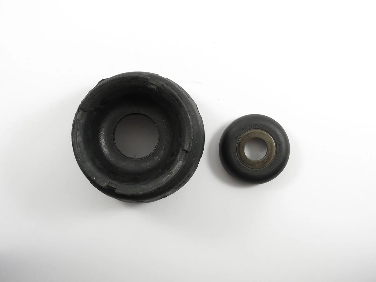 BUCHA TRASEIRA BANDEJA DIANTEIRA VW GOLF 94/98 - PASSAT 94/97 - POLO CLASSIC/VAN 97/ - FURO 17,15MM