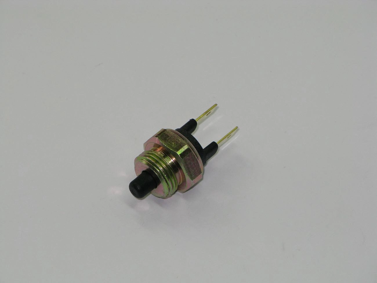 INTERRUPTOR DE LUZ DE RE - VW GOL/VOYAGE/PARATI/SAVEIRO/PASSAT - 4 MARCHAS