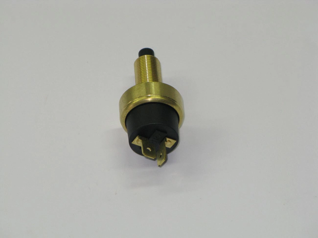 INTERRUPTOR DE FREIO - MB 709/1518/1618/1620 - SPRINTER - TODOS