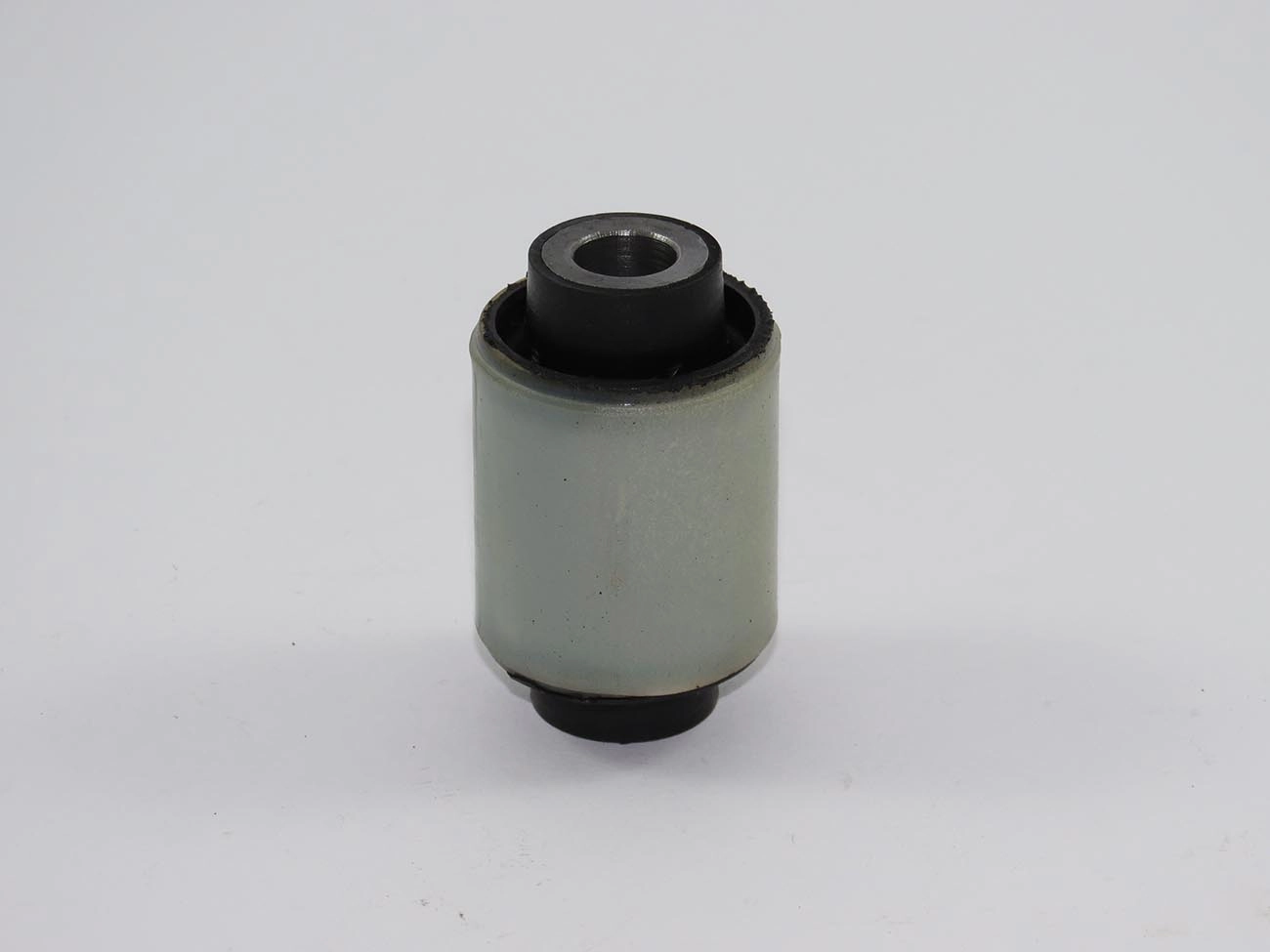BUCHA DIANTEIRA BANDEJA DIANTEIRA FORD FIESTA/COURIER 96/ - EXCETO NOVO FIESTA