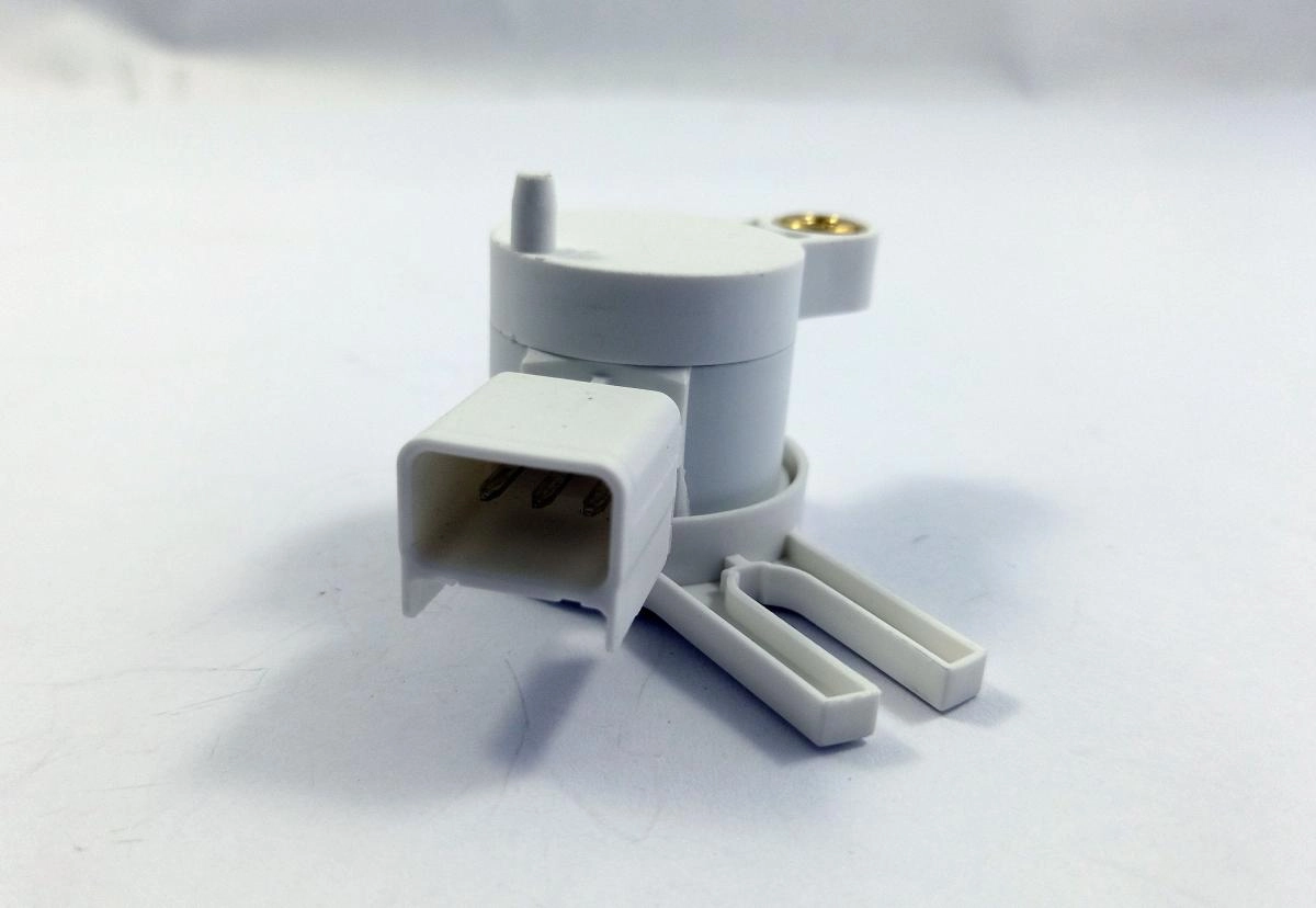 SENSOR POSIÇÃO PEDAL DE EMBREAGEM GM AGILE 10/14 - CRUZE TURBO 16/19 - MONTANA 11/19 - ONIX 20/